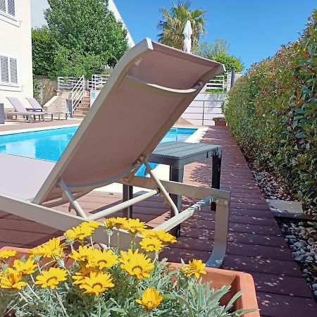 Blue Apartment With Shared Pool Split Eksteriør bilde